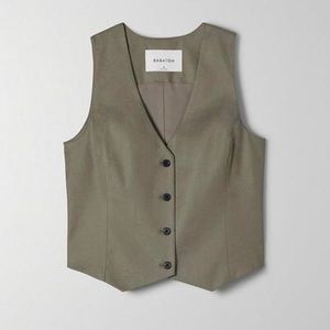 Aritzia Bradshaw vest size 8 NWT olive
